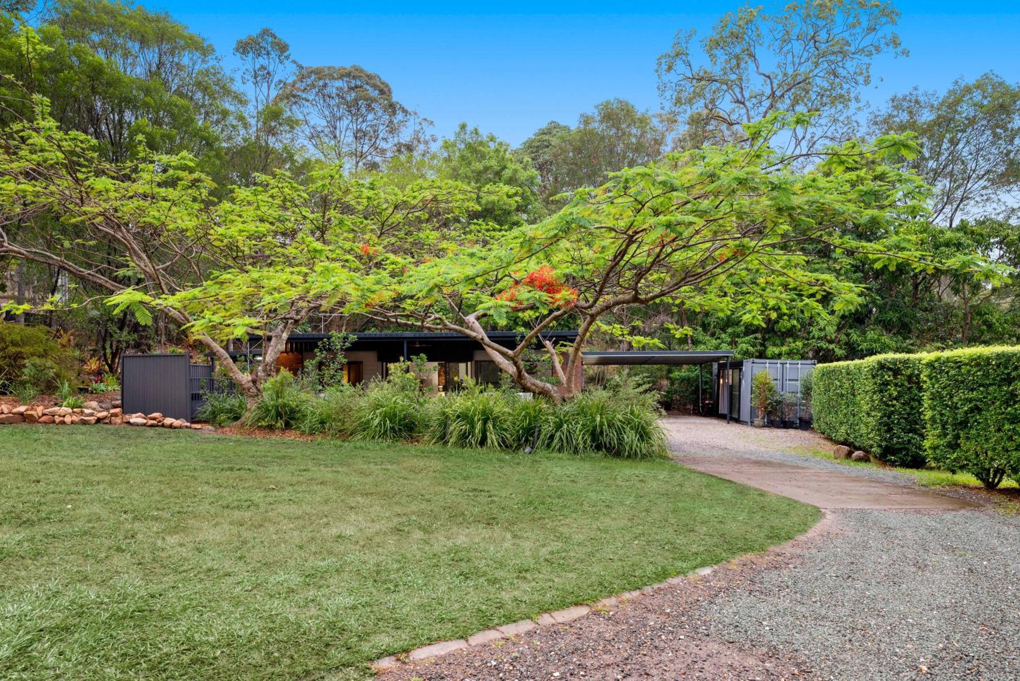 Anembo Country Cottages Eatons Hill Exterior photo