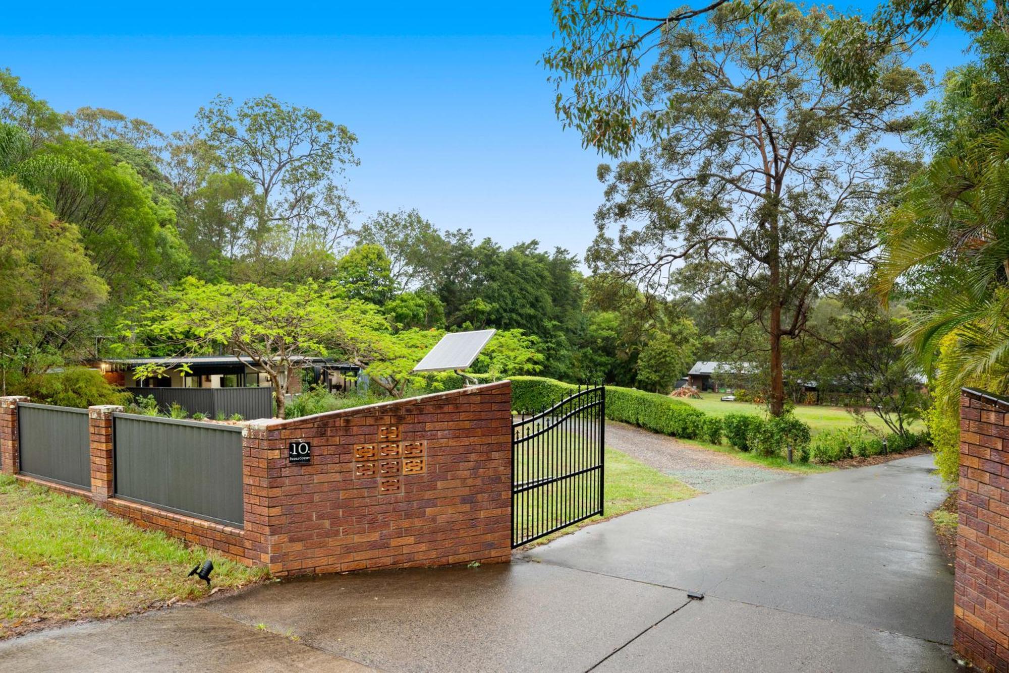 Anembo Country Cottages Eatons Hill Exterior photo