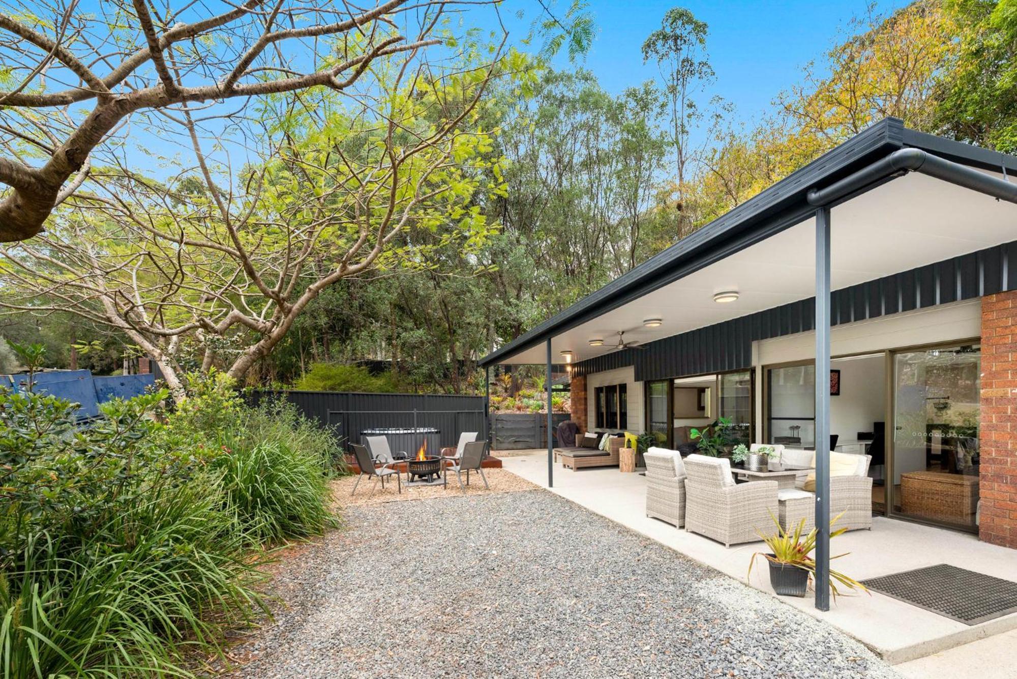 Anembo Country Cottages Eatons Hill Exterior photo